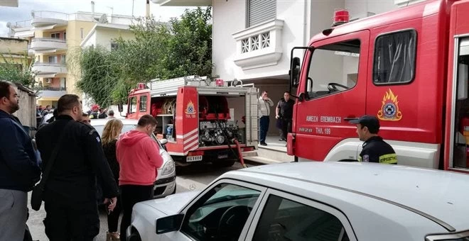 Φωτιά σε διαμέρισμα στη Νέα Σμύρνη – Πληροφορίες για εγκλωβισμένους